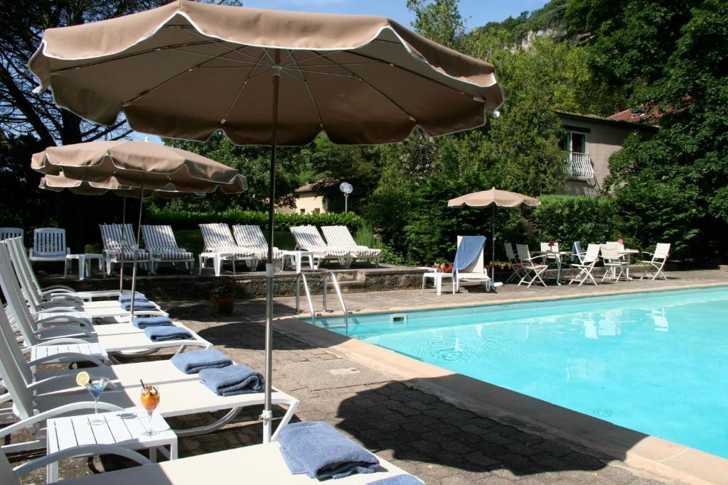 Le Cèdre De 4*